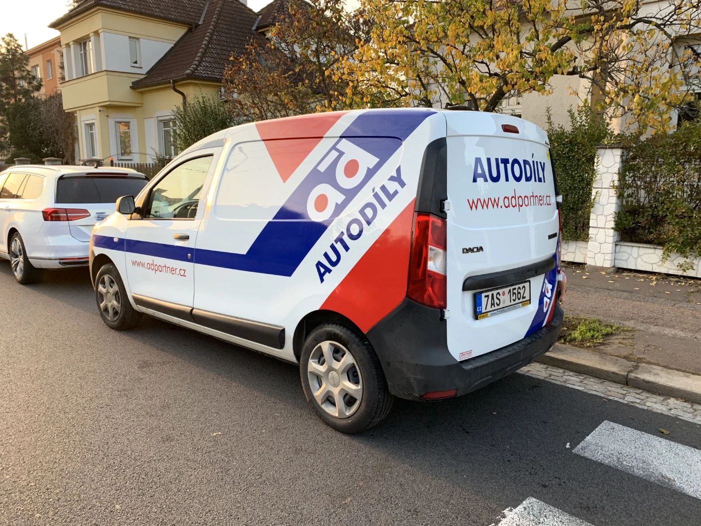 Zajistíme polepy nejen vozů, kamionů, vlaků ale i budov